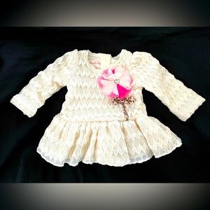 Baby girl long sleeve lace dress.